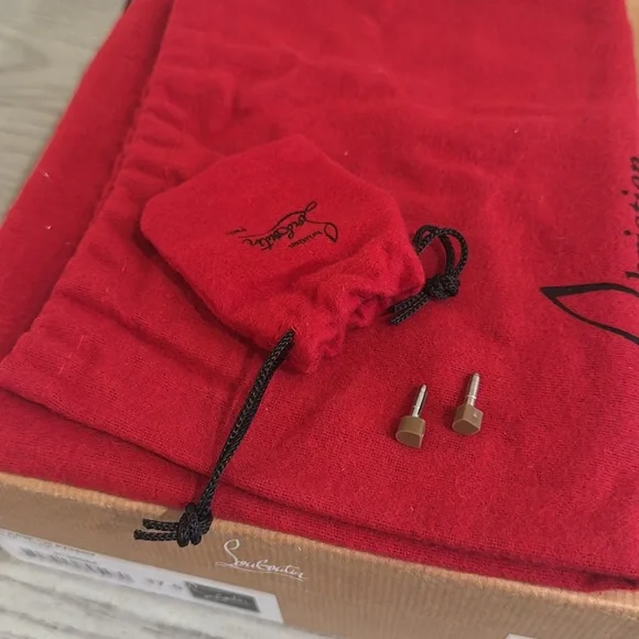 Christian Louboutin So Kate 120 Patent Nude: size 37.5 - Picture 10 of 11